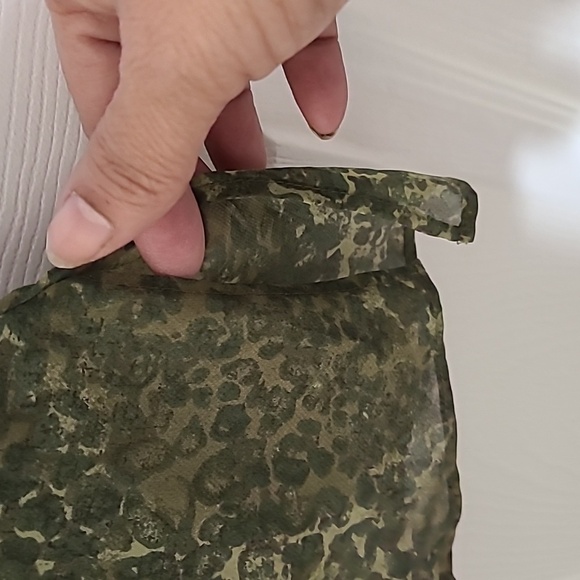 VICTORIA'S SECRET Green Sheer Animal Print Long Sleeve Night Gown - Size Medium - Picture 4 of 10